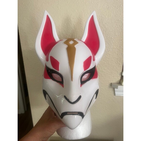 Fortnite Drift Fox Mask - Picture 1 of 5